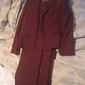 Women’s pant suit